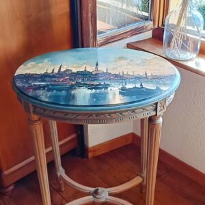 Table d'appoint ovale